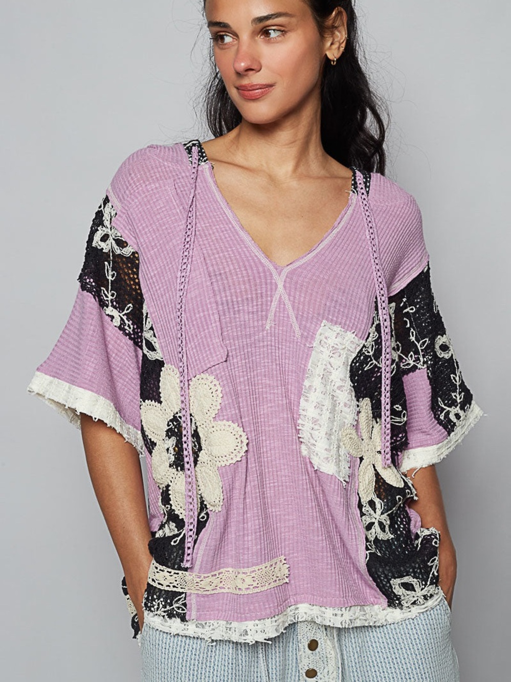 POL V-Neck Hoodie in Lavender Knit Rib with Lace & Floral Applique-NWOT-Size M